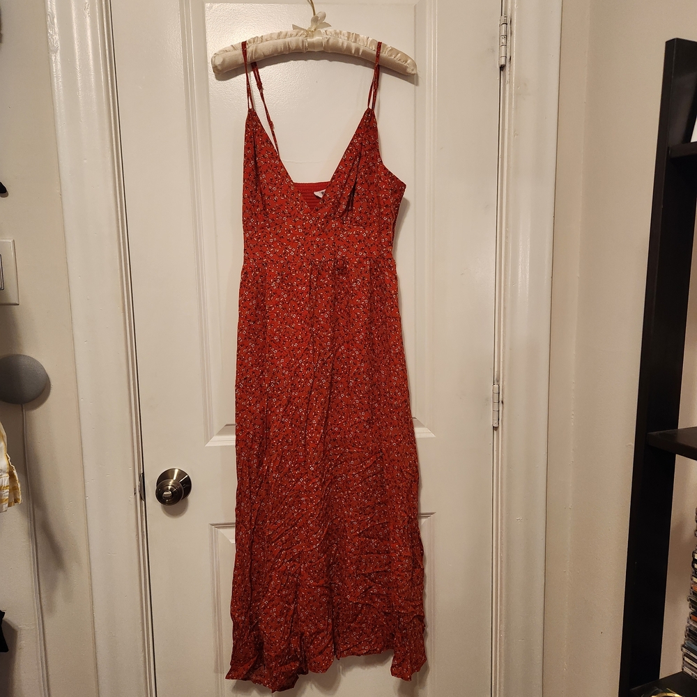 Chic Red Floral Maxi Dress